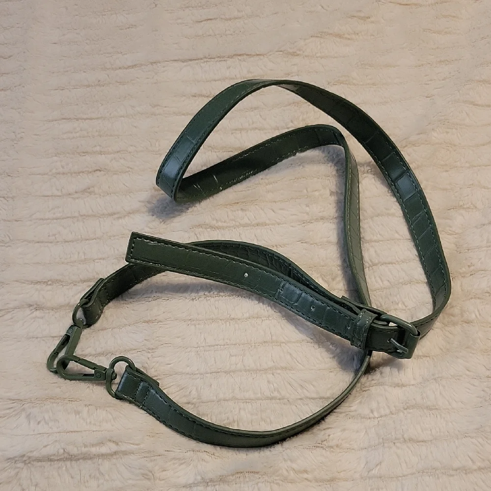 NWOT Madden Girl Green Cross Body Mini Tote in Faux Crocodile - Picture 6 of 11